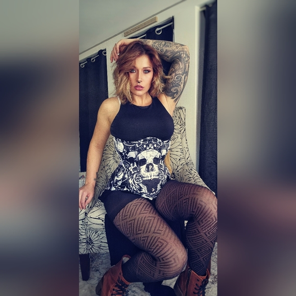 Meet your Posher, Sacha - Picture 2 of 4